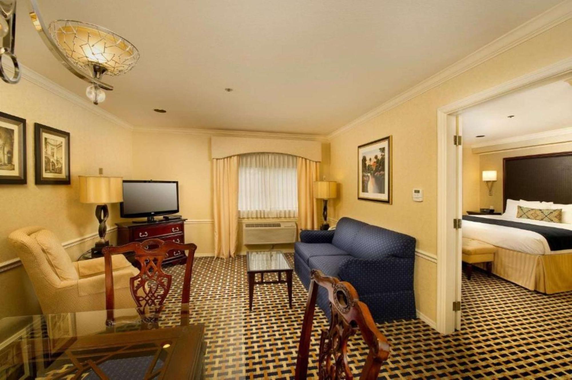 Best Western Plus Puyallup Hotel Экстерьер фото