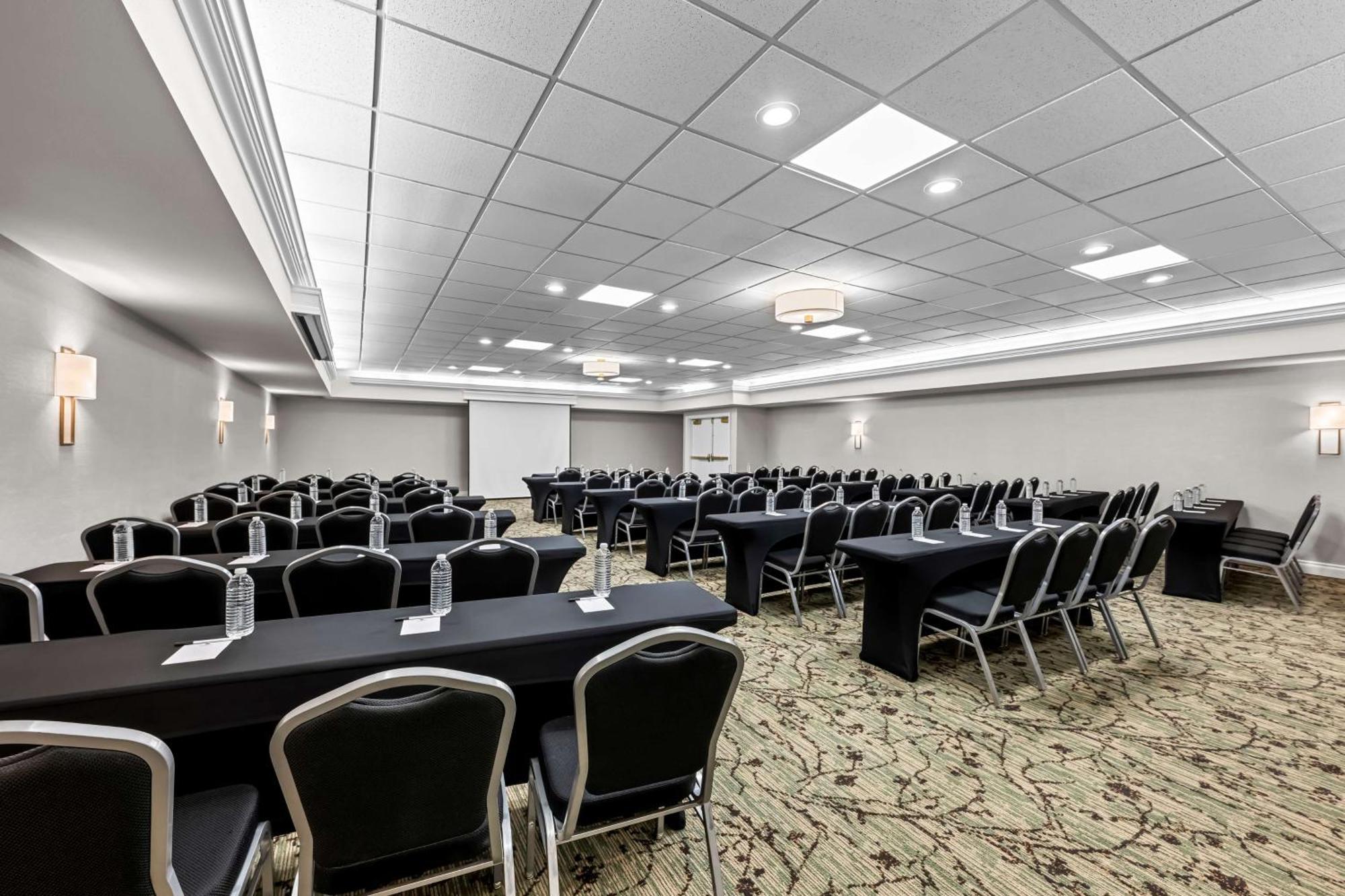 Best Western Plus Puyallup Hotel Экстерьер фото